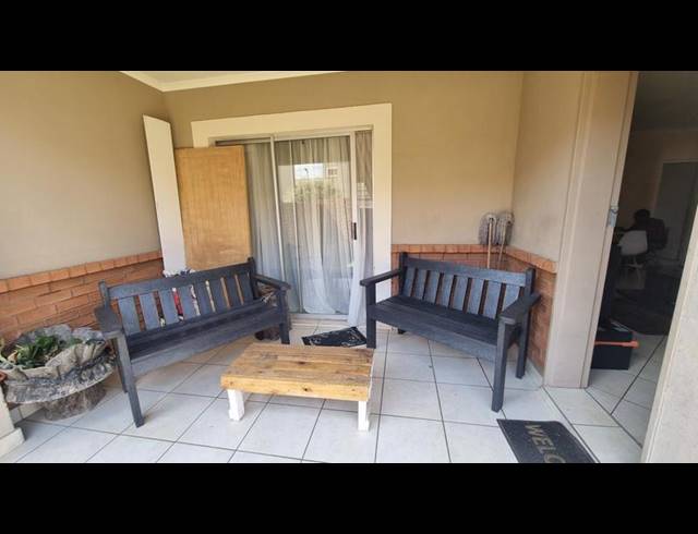 3 BEDROOM TOWNHOUSE FOR SALE IN MONAVONI